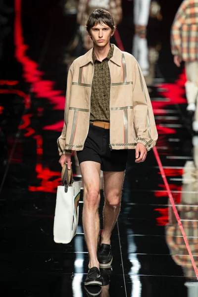 Look 29